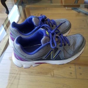 SALE New Balance 450v3 Women's running shoes sz 10